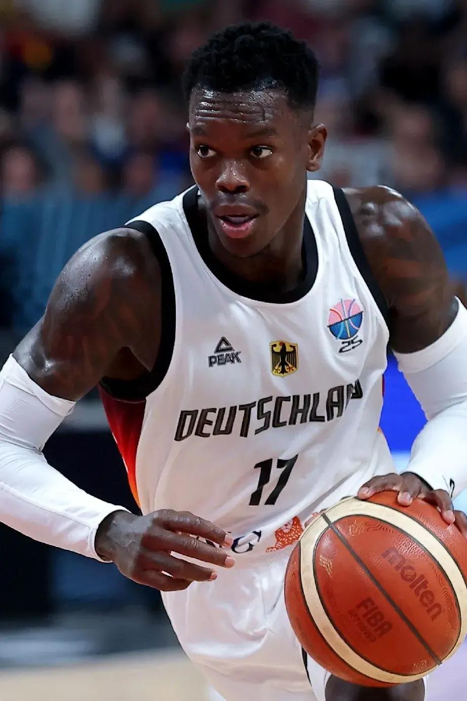 意大利男篮血洗德国男篮，布克一己之力扛起全队